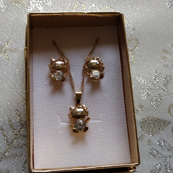 Kitty Necklace/pendant, earrings set. NWOT - Picture 3 of 7